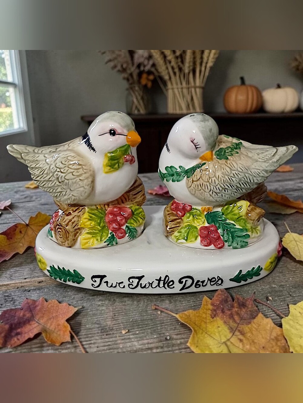 Valeries 12 Days Christmas Two Turtle Doves Salt Pepper Shakers Set Vtg Holiday